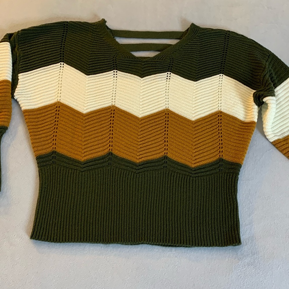 Full Circle Trends sweater Size Large